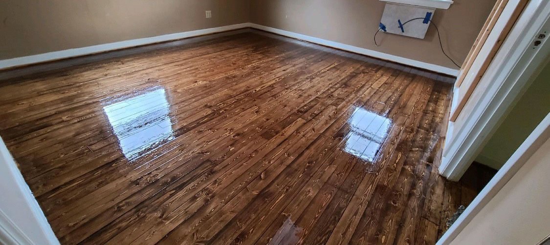 An image showing how well we resurface hardwood floors in the Dunwoody area.